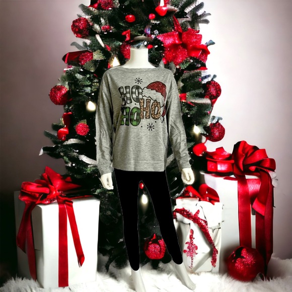 Holiday sequin accent top, S M L - Picture 2 of 6